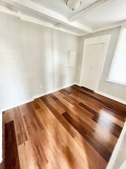 Building Photo - 1230 E Evans Ave