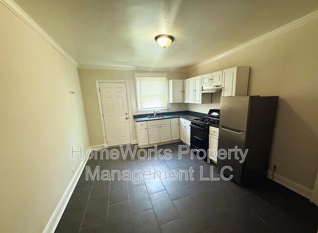 Building Photo - 5 S Conkling St