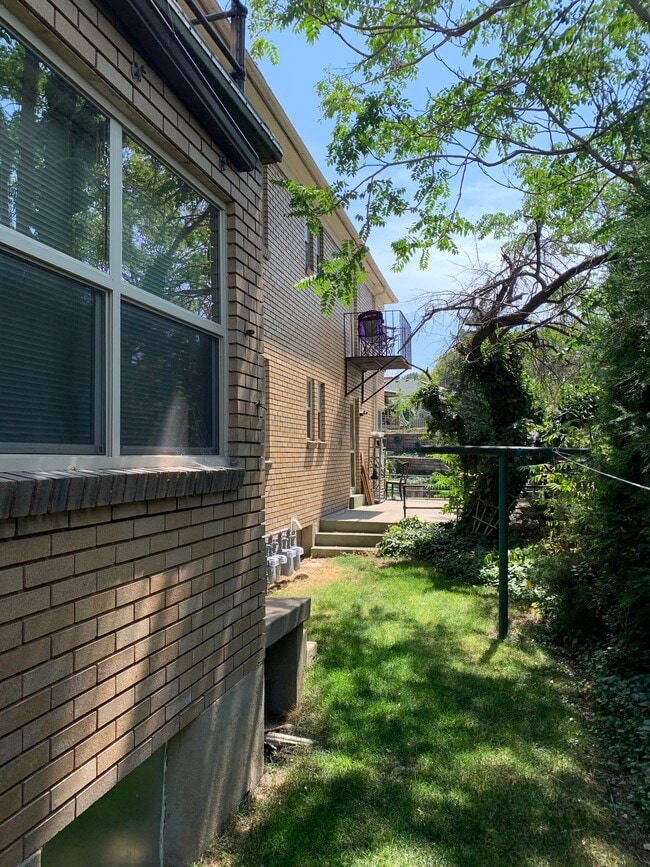 Building Photo - Peaceful 1 Bedroom Apartment Near the Utah Capitol & Downtown Salt Lake City
