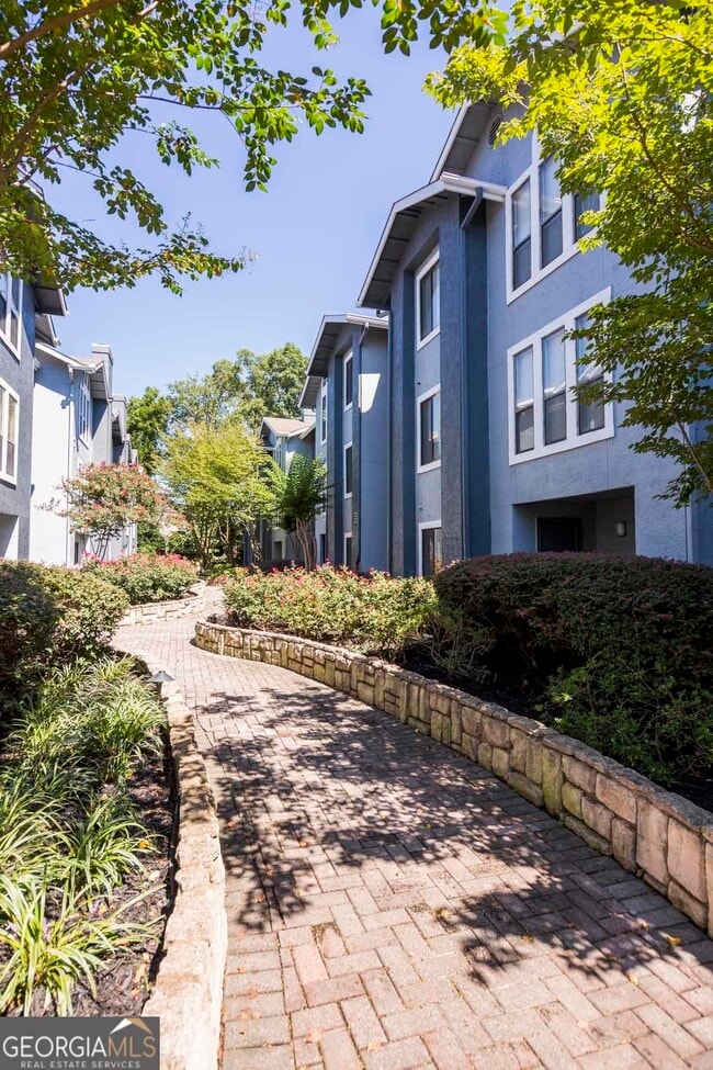 Building Photo - 6873 Peachtree Blvd