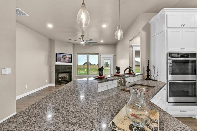 Building Photo - 2608 SW 68th St