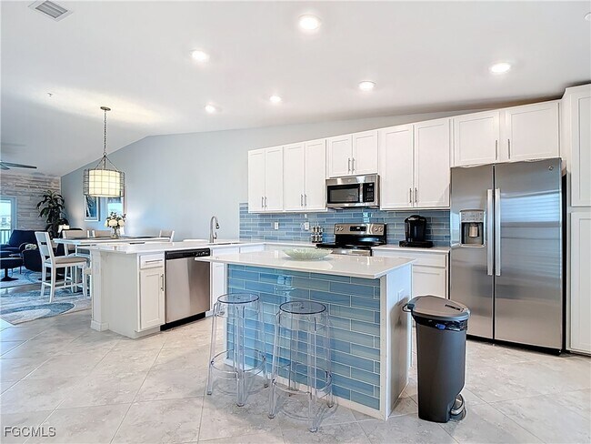 Building Photo - 15960 Grassland Ln