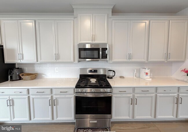 Building Photo - 23332 Sugar Pine Ln