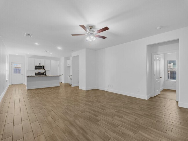 Building Photo - 24751 Russet Bluff Trl