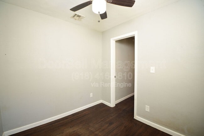 Building Photo - 613 E Xyler St