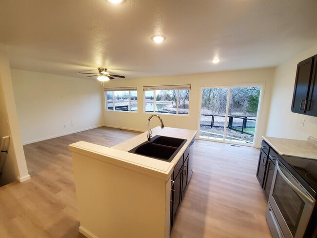 Building Photo - 13609 E Pawnee St