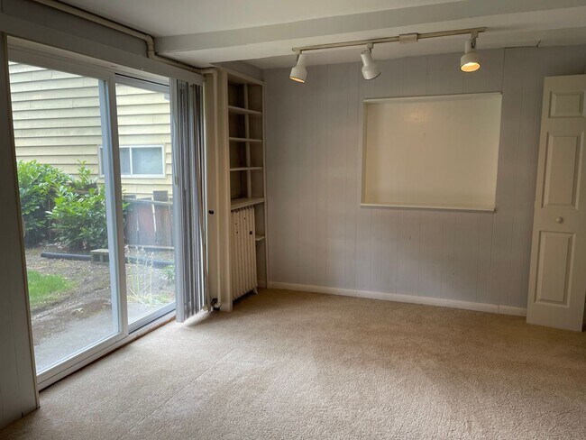 Building Photo - 2111 Nob Hill Ave N