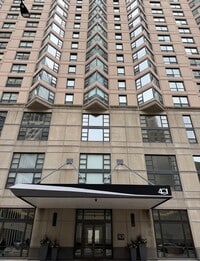 Building Photo - 401 E Ontario St