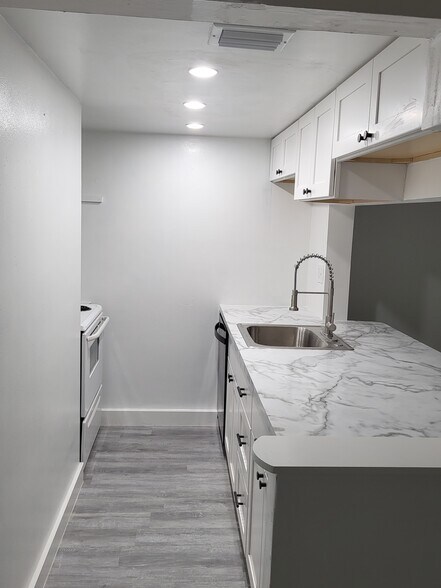 New Kitchen - 1012 SE 15th St