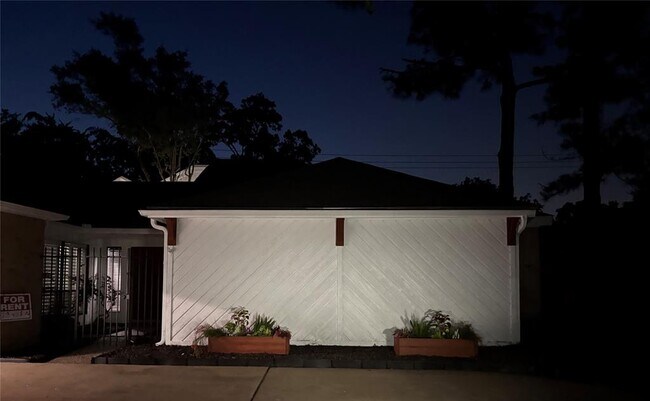 Building Photo - 12326 Rocky Knoll Dr