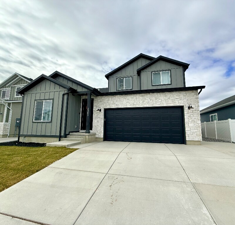 Building Photo - 5385 N Sulley Way