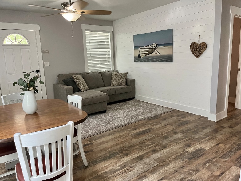 Building Photo - 2945 Alabama Dr