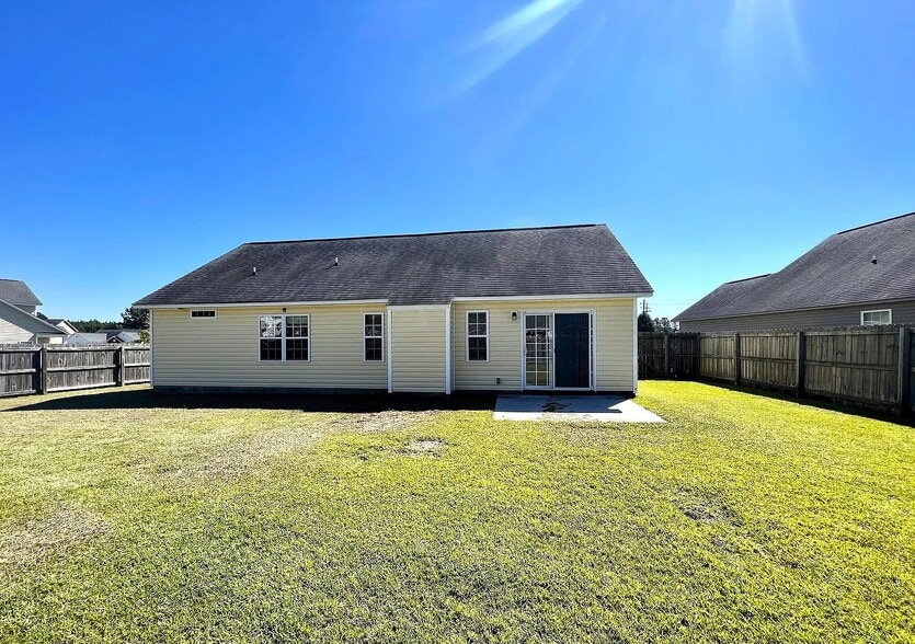 Building Photo - 1003 W.T. Whitehead Dr