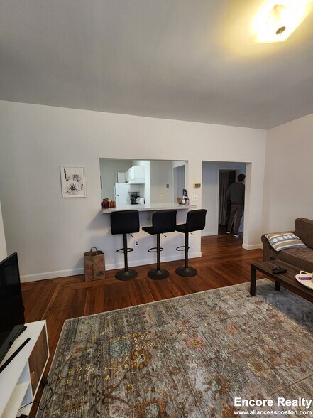 Building Photo - 17 Stearns Rd