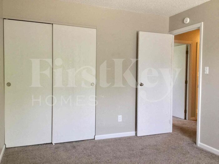 Building Photo - 3920 Pinetop Dr