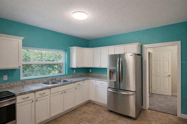 Building Photo - 707 W Belmar St