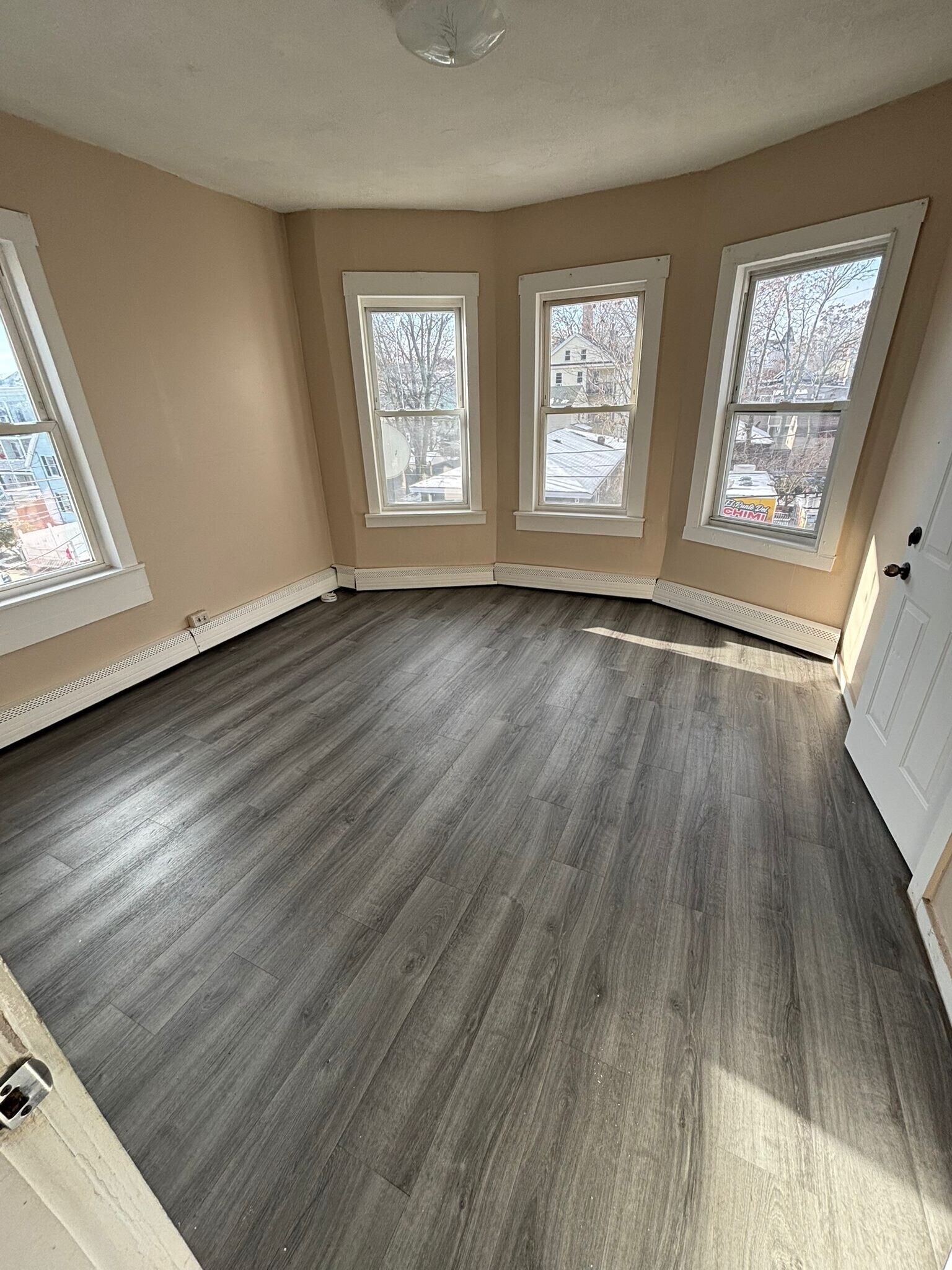 Building Photo - 53 Brook St