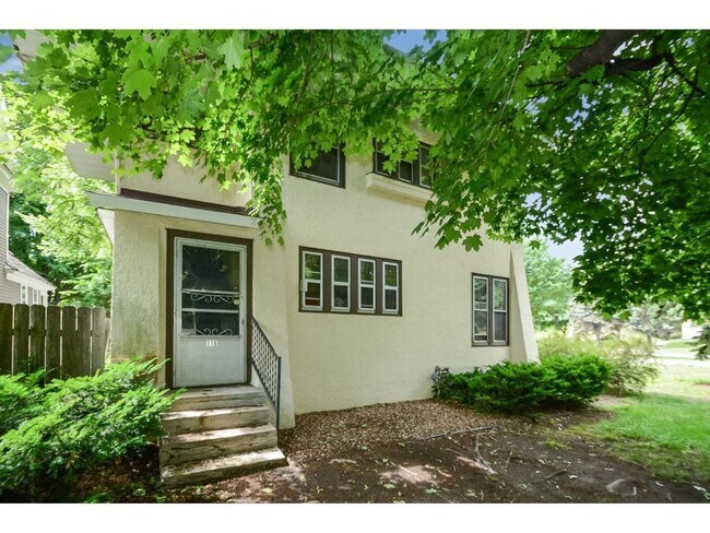 Building Photo - 116 Lexington Pkwy N