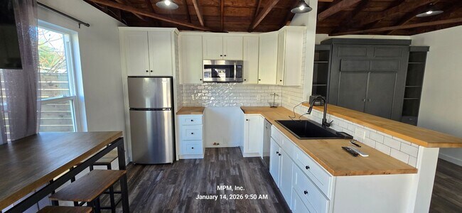 Building Photo - 1 bedroom 1 bath home