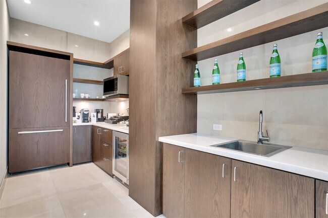 Building Photo - 435 Bayshore Dr