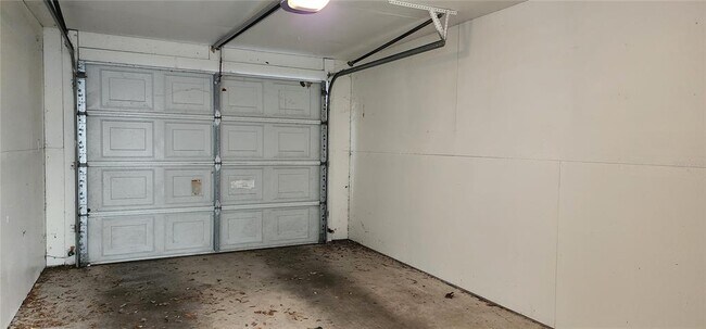 Building Photo - 10000 SW 52nd Ave