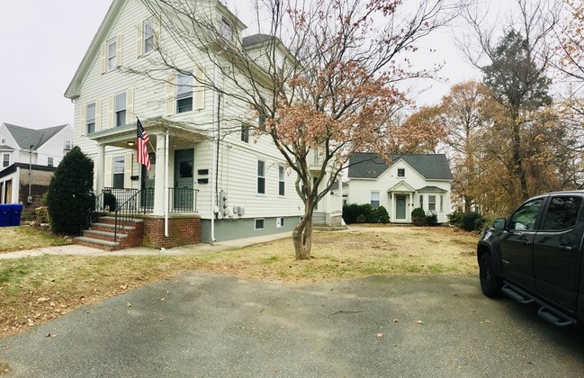Outside view - 1548 Smith St
