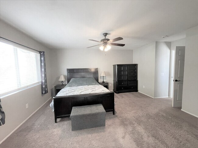Building Photo - Desirable Old School Housing Community 3 bed x 2.5 Bath 2411 Sqft - Gated Community!!!