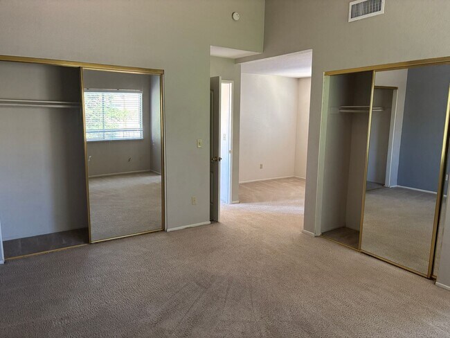 Building Photo - Comfortable Two Story Home