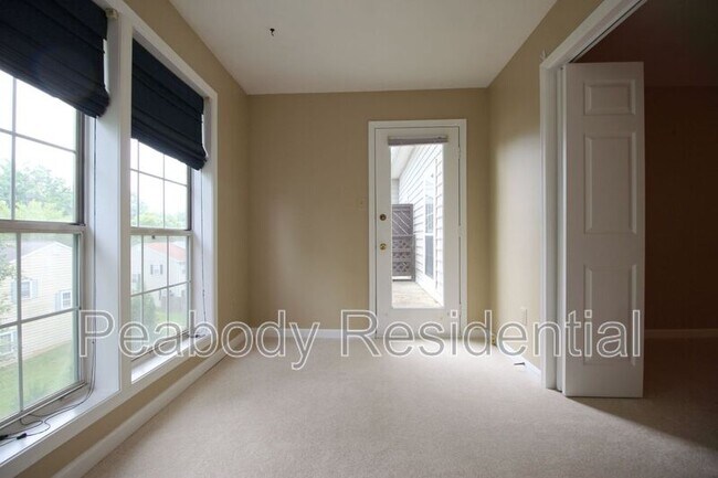Building Photo - 10118 Oakton Terrace Rd