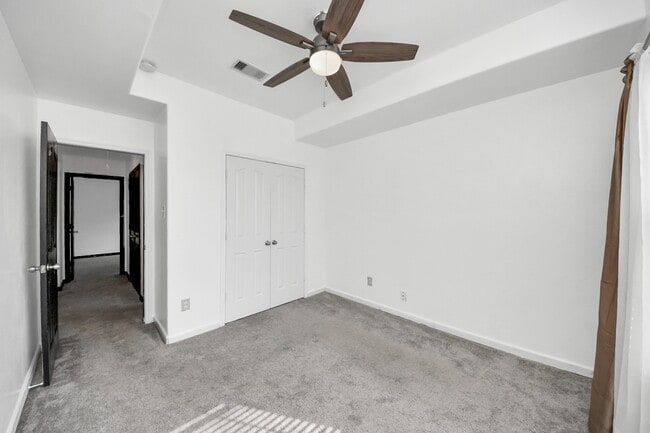 Building Photo - 3827 Dogwood Tr
