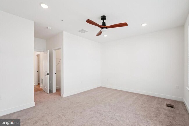 Building Photo - 19820 Lavender Dust Sq