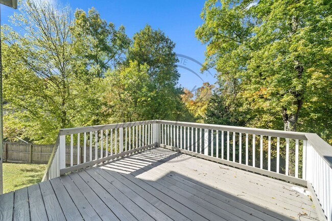 Building Photo - Charming 3-Bedroom Home with Bonus Room, F...