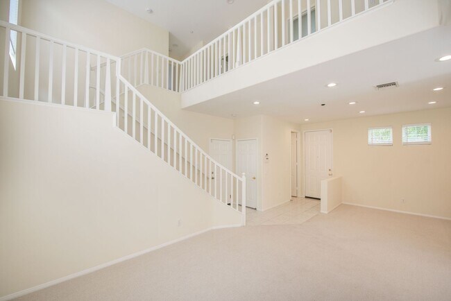 Building Photo - Make this your home