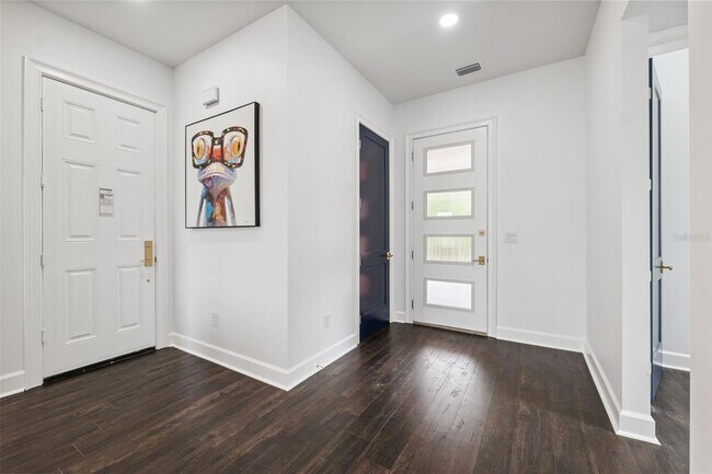 Building Photo - 8605 Inwood Dr