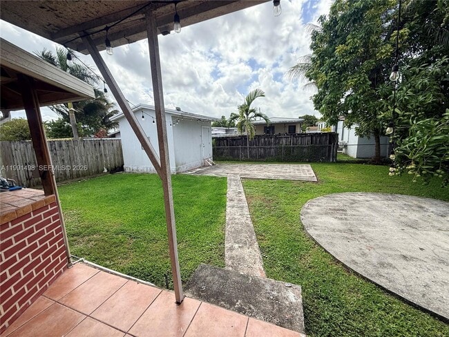 Building Photo - 430 NW 60th Ave