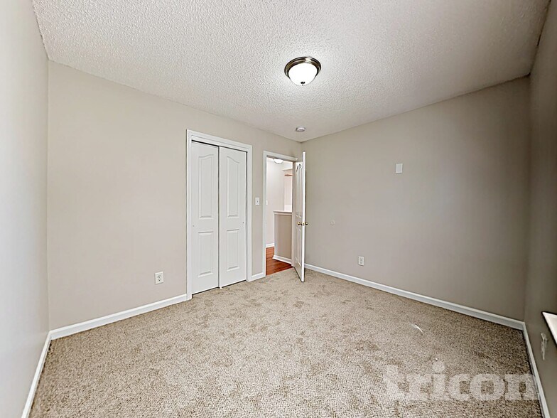 Building Photo - 5936 Briggs Dr