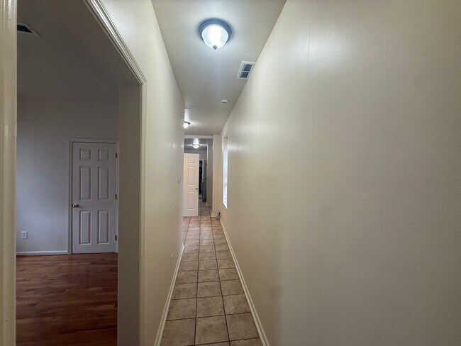 Building Photo - 2911 Greenmount Ave