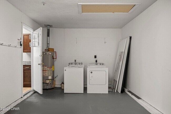Building Photo - 7750 Betty Louise Dr