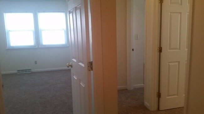 Building Photo - Great condo in Central Longmont!