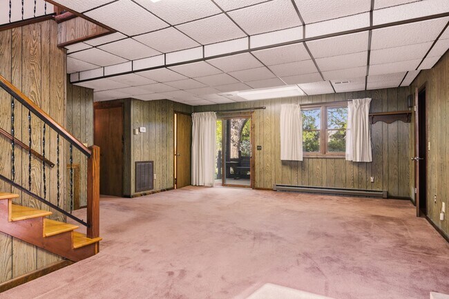 Building Photo - Spacious 5-Bedroom Home in Prestigious Blacksburg Country Club Estates