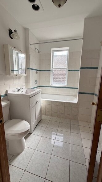 Building Photo - 1053 N Monticello Ave