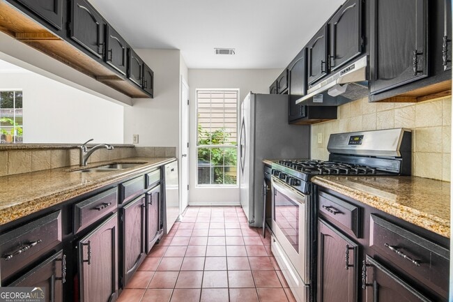 Building Photo - 3111 Linden Dr