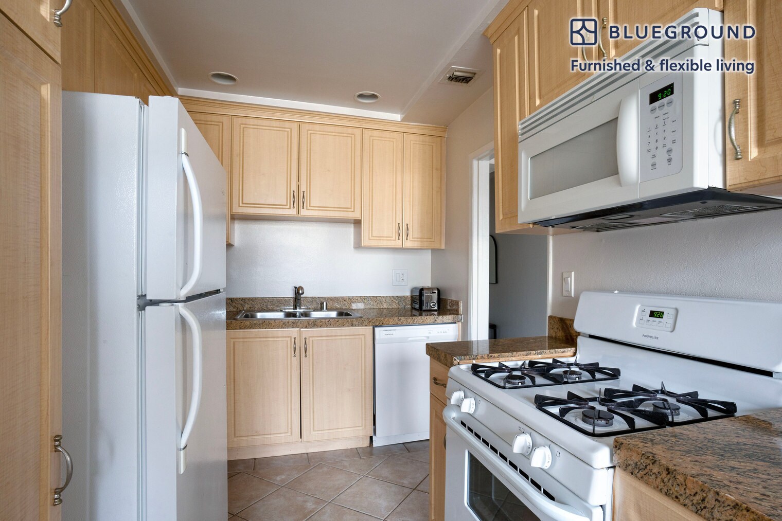 Building Photo - 467 S Arnaz Dr