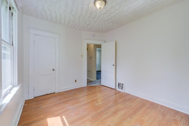 Building Photo - 6997 Edison Ave