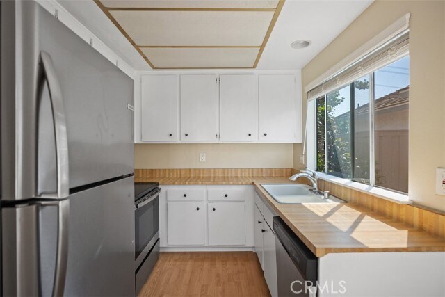 Building Photo - 5 Bright Hollow