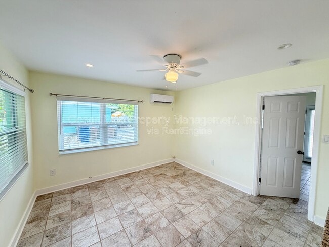 Building Photo - 206 Bates Ave