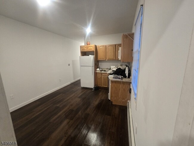 Building Photo - 38 11th Ave W