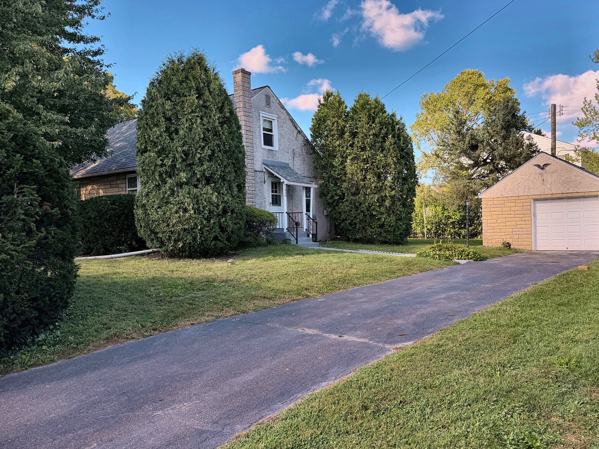 Driveway - 629 Maple Dr