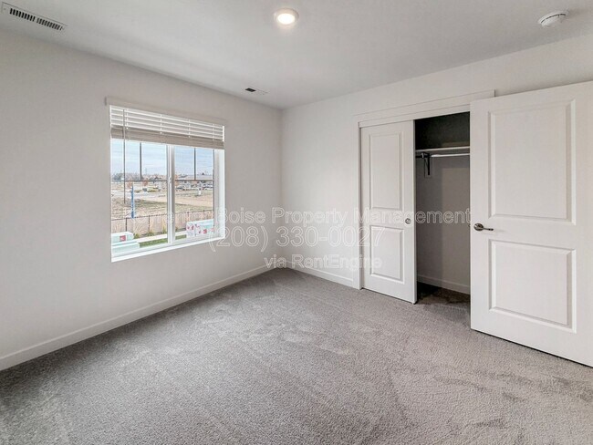 Building Photo - 4100 W Cirrus Ln