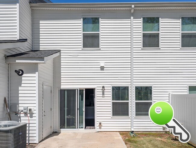 Building Photo - Beautiful 3 Bed / 2.5 Bath Home with Garage in Simpsonville